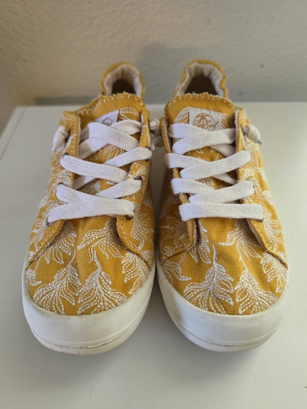 Roxy Bayshore III Mustard Yellow Floral Embroidered Sneakers Slip On Shoes Sz 8